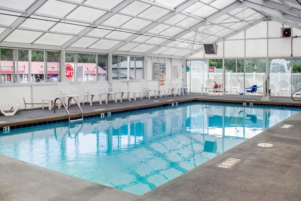 Quality Inn & Suites Maggie Valley - Cherokee Area 39/59