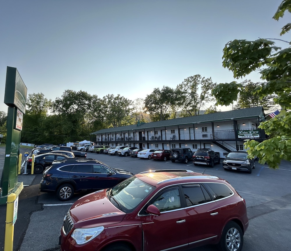 Lake View Inn 13/15