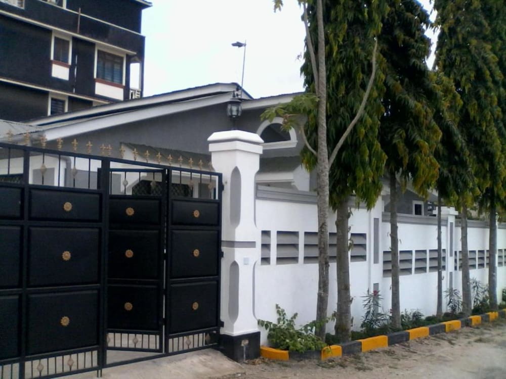 CoastGate Hotel 6/50