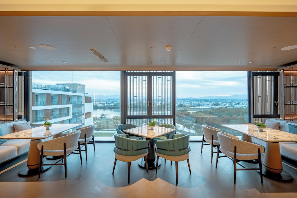 Hyatt Regency Huangshan Hengjiangwan 47/65