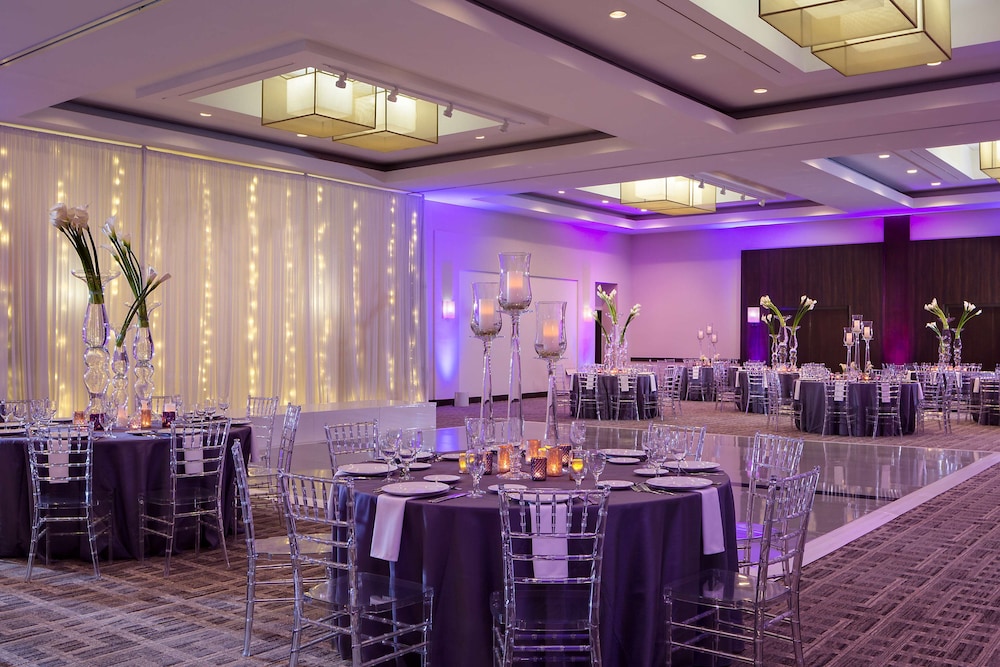 Hyatt Regency Deerfield 38/57