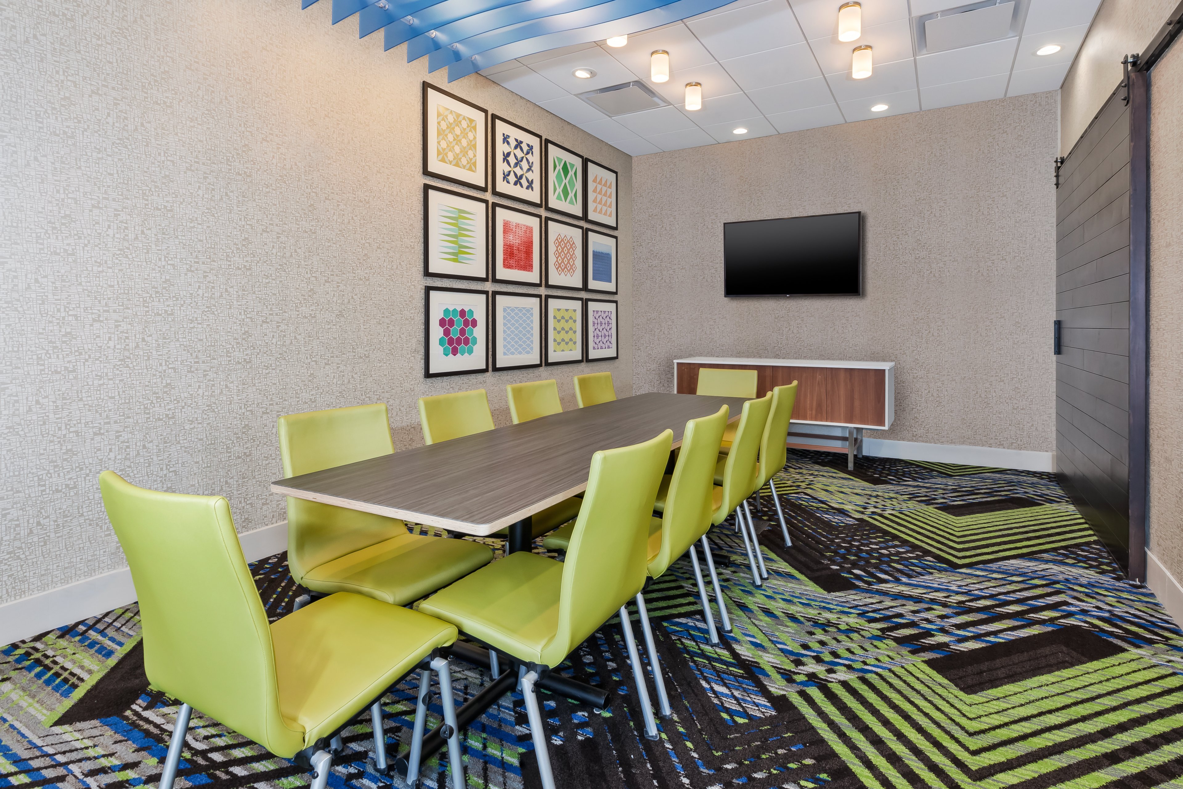 Holiday Inn Express Suites Grand Rapids Airport South 37/39