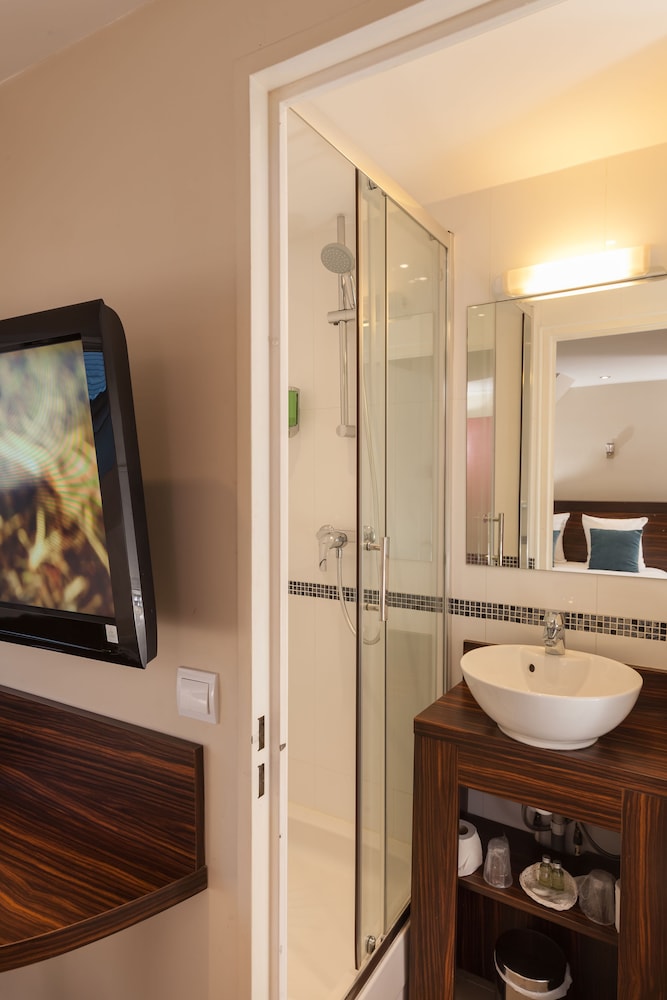 Hotel Apolonia Paris Montmartre, Sure Hotel Collection by BW 4/27