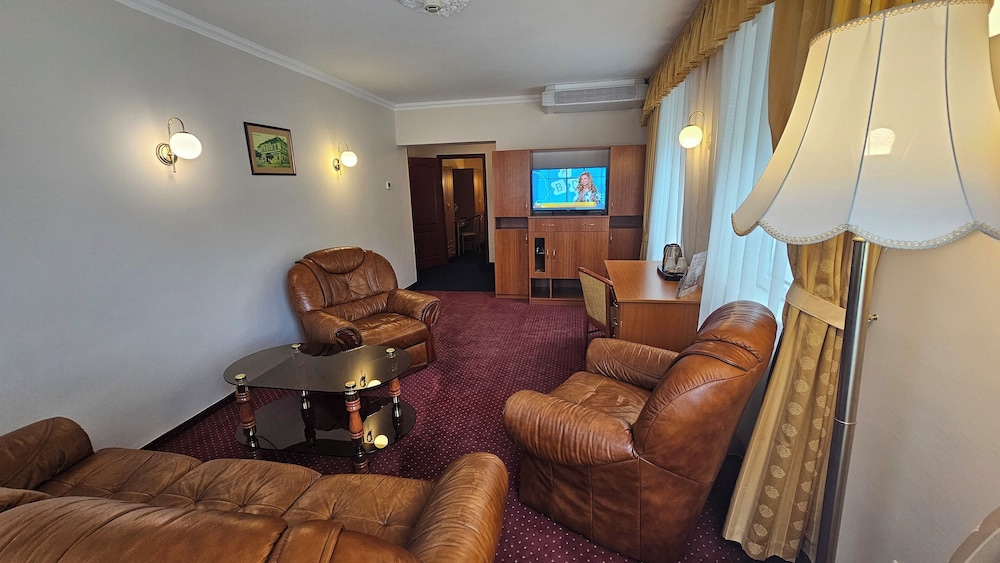Hotel Korona Eger 53/66