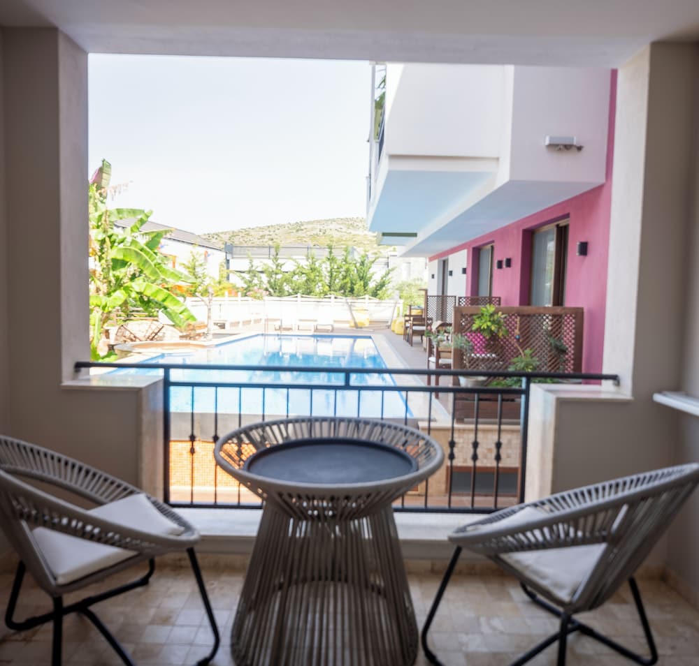 Cesmekes Butik Otel 34/50