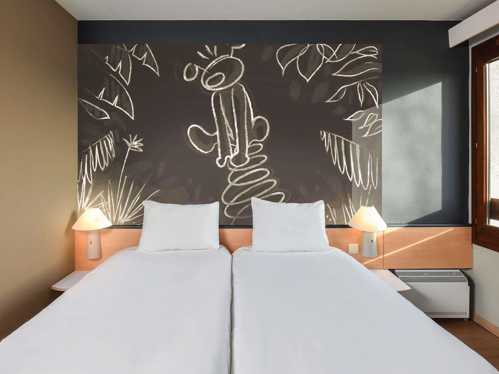 Ibis Charleroi Airport Brussels South 26/74