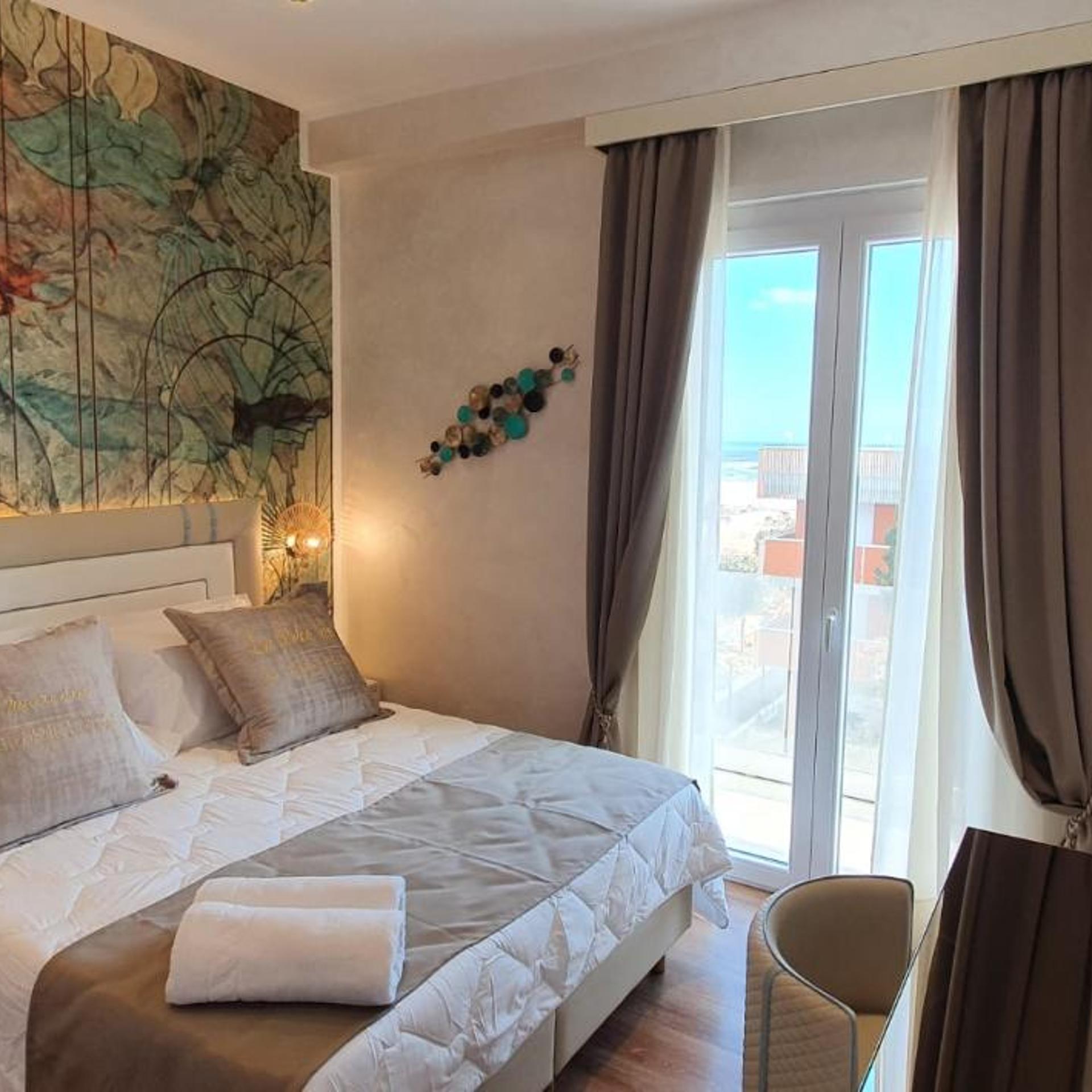Room, Double or Twin Bed, Lateral Side Sea View