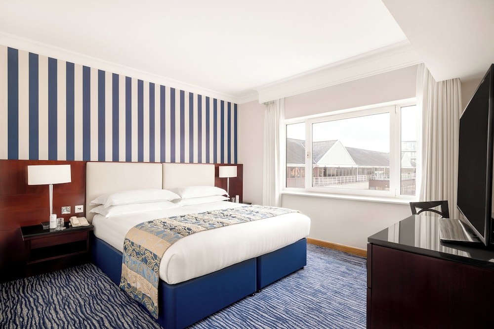 CHELSEA, SUITE, KING BED