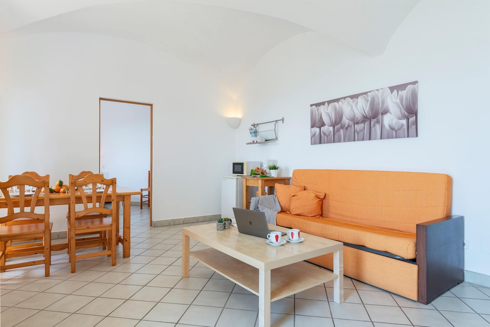 Petit Hotel Hostatgeria Sant Salvador 30/66