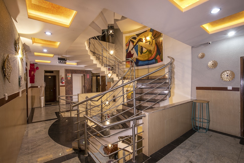AISHWARYA RESIDENCY 13/70