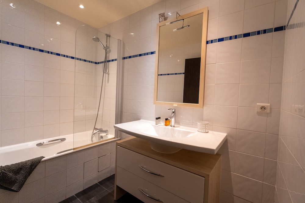 Short Stay Paris Apartments 44/50
