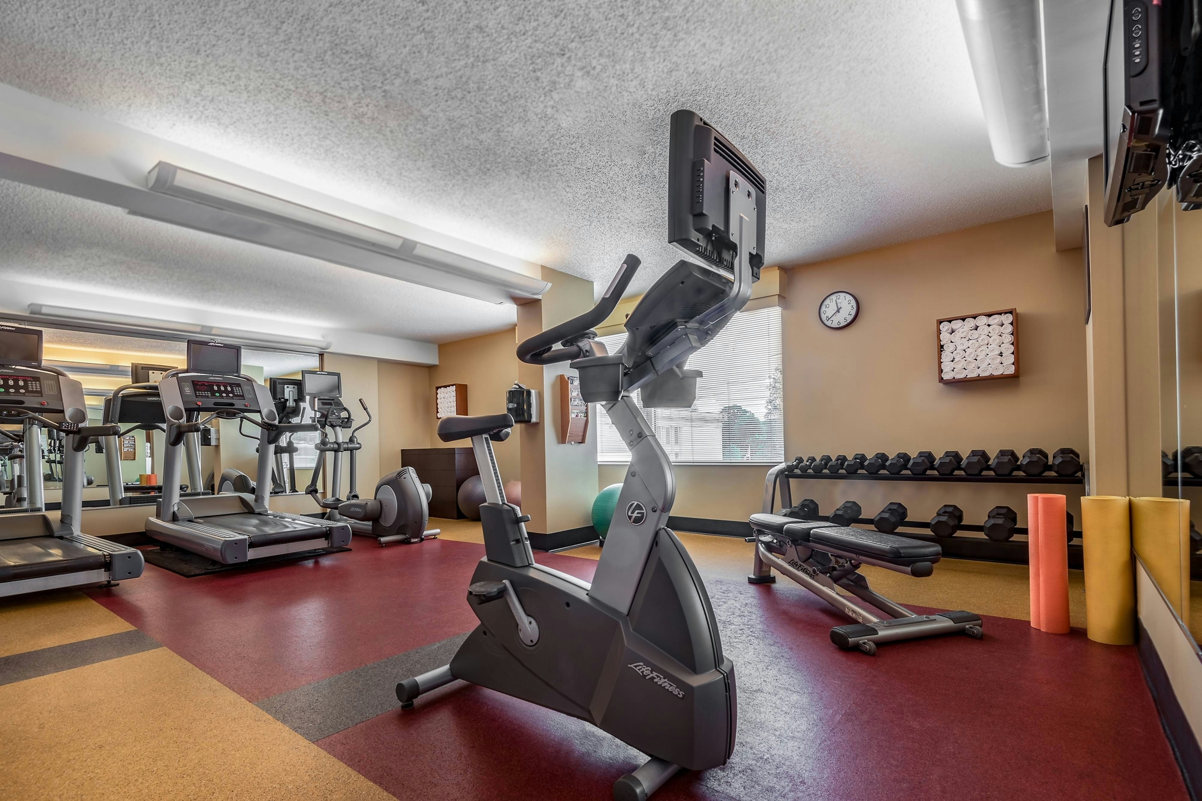 Courtyard By Marriott Bethesda Chevy Chase 8/19