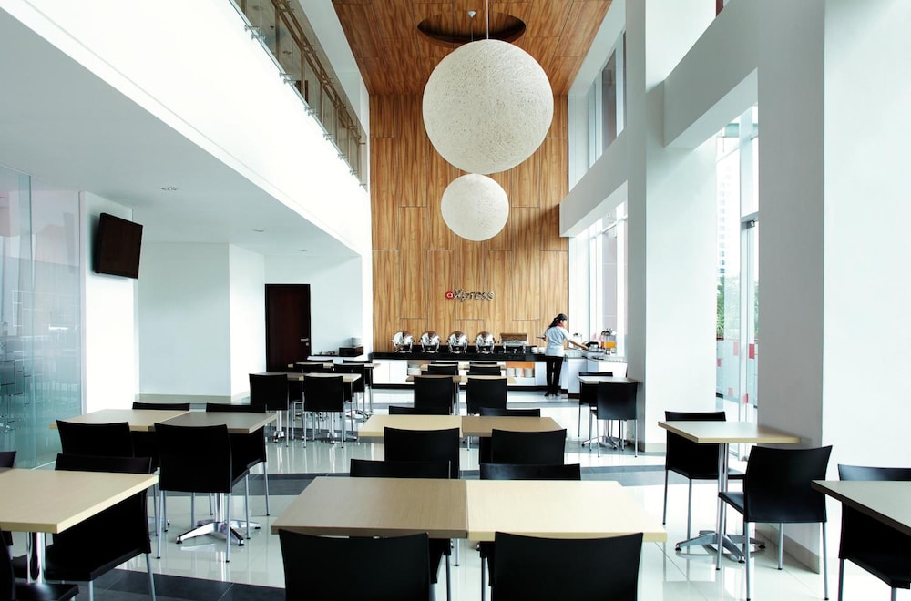 Amaris Hotel Tendean 32/33