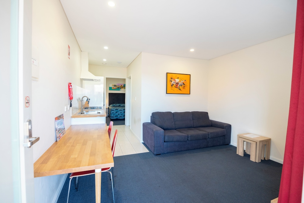 Bunbury Apartment Motel 29/50