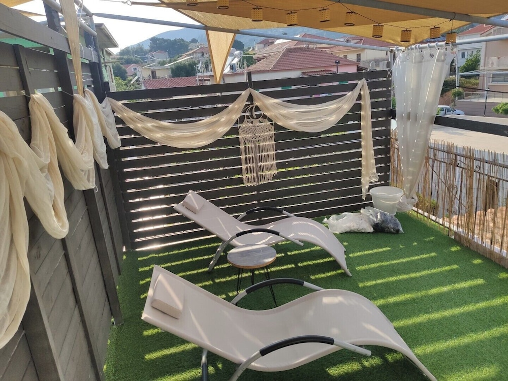 Poseidon Apartments 4/45