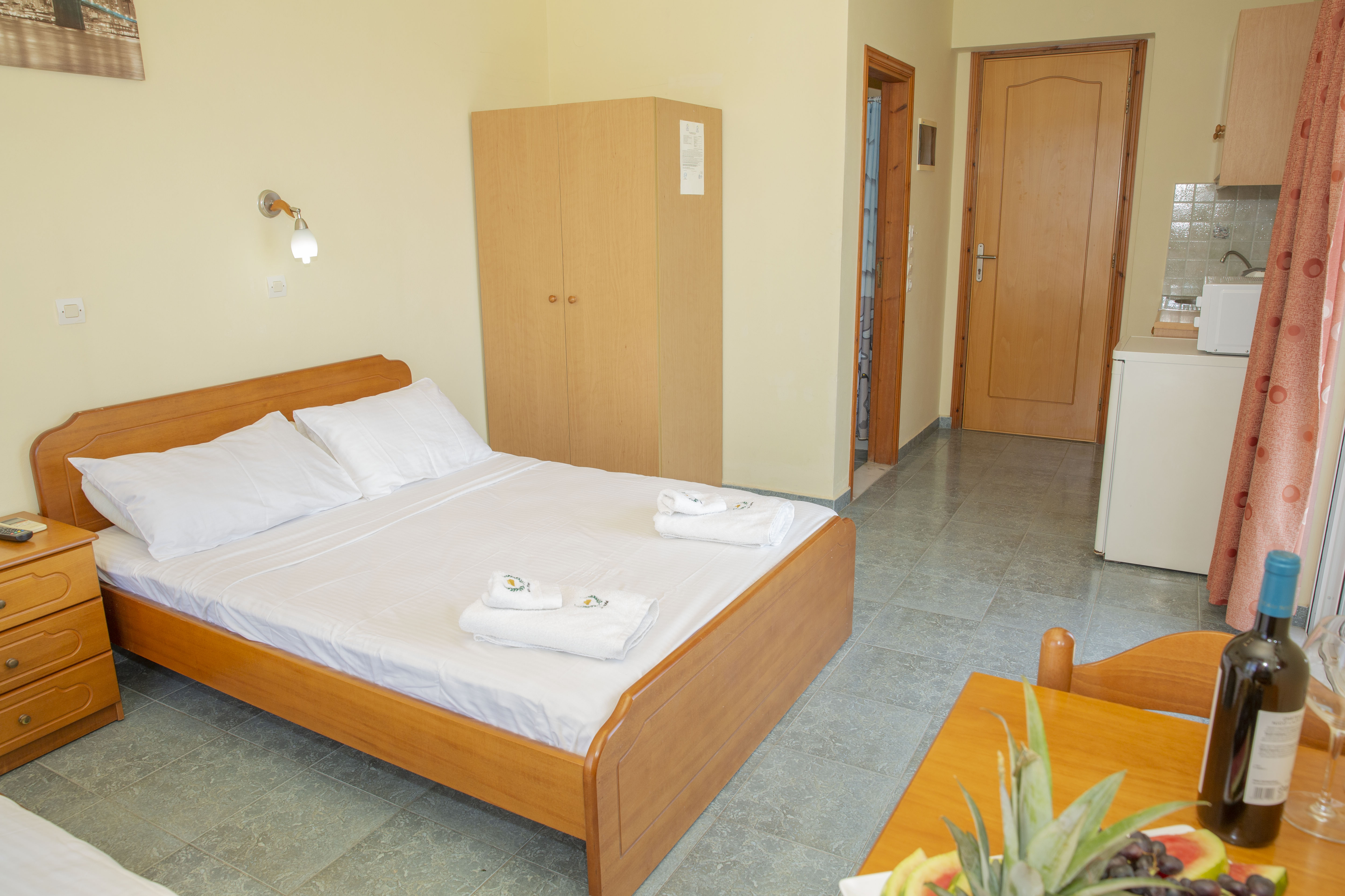 Economy, Double Bed, Alia Luxury Suites and Spa 4/4