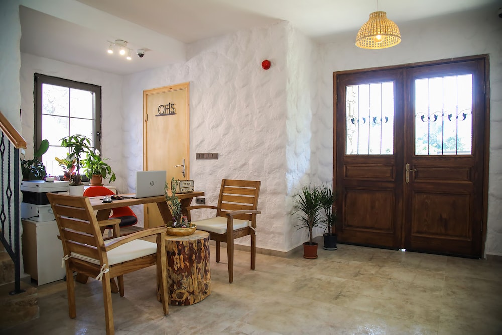 Huzurla Otel 36/50