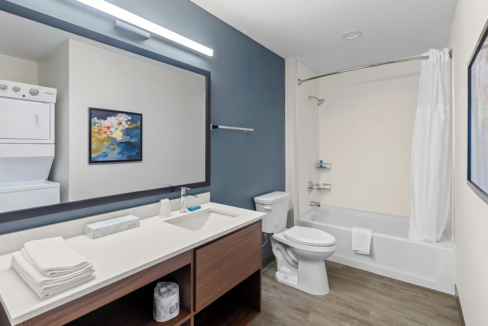 Everhome Suites Wichita Northeast 54/56