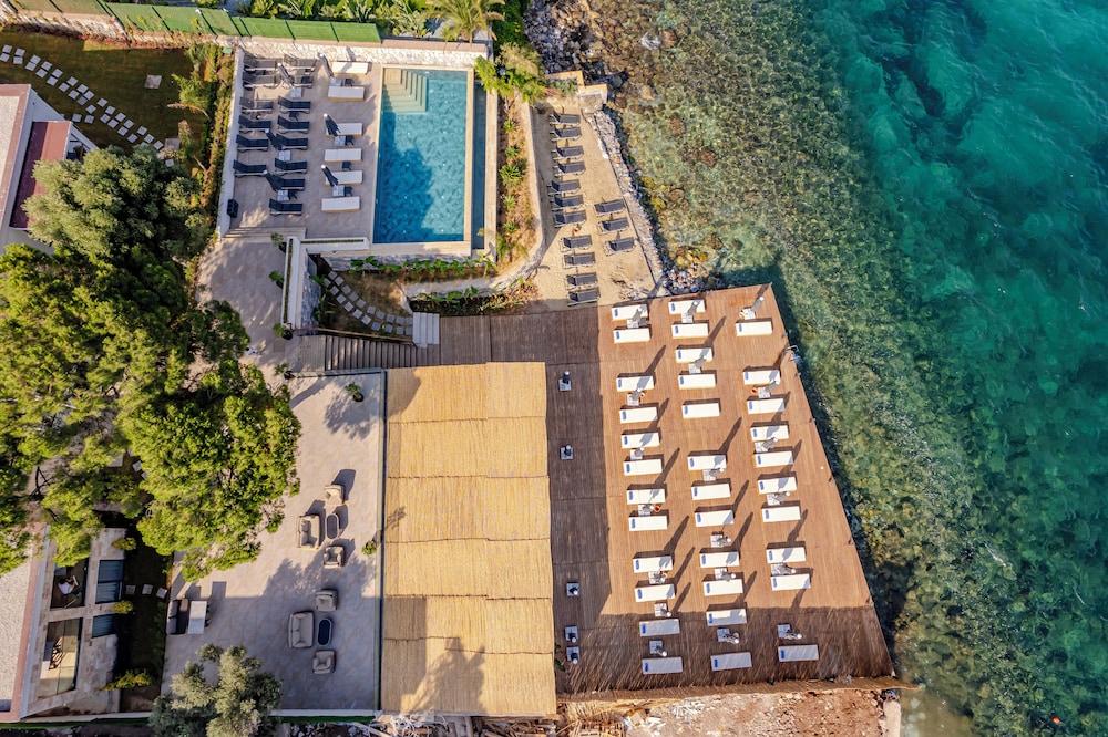 Isolina Hotel 2/59