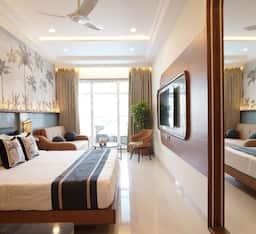Junior Suite, Pool View, Balcony