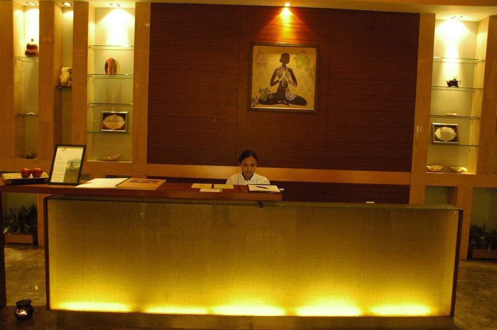 The Lalit New Delhi 8/63