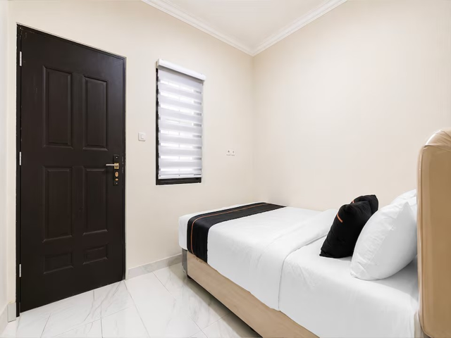 Room at Collection O near Stasiun Cawang formerly Griya Harita Syariah, JAKARTA