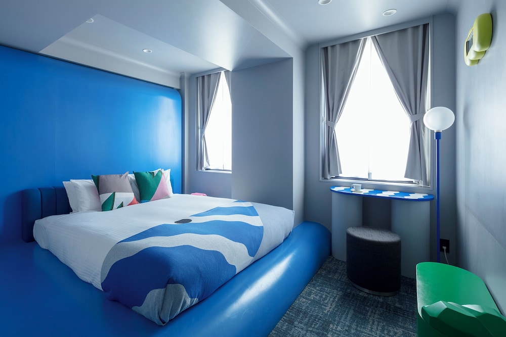 Dam, Standard, Queen Bed