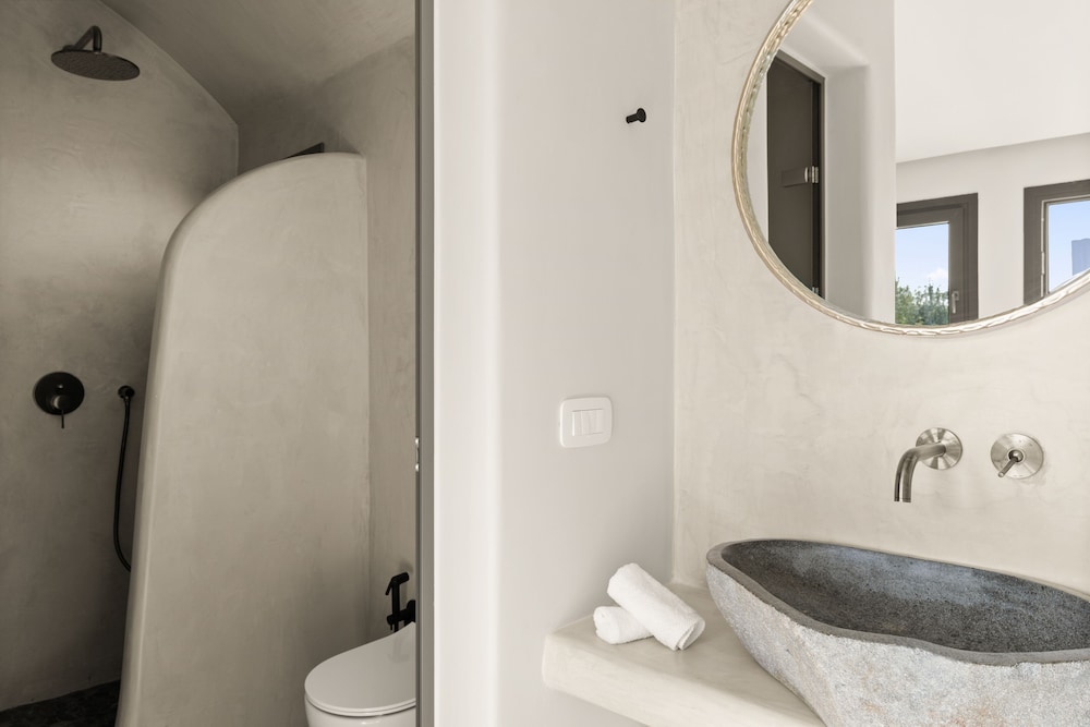 Aeon Suites - Adults Only By Mr and Mrs White 77/78