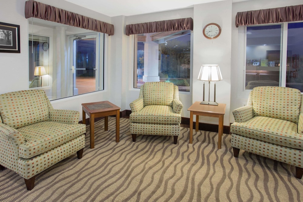 Baymont By Wyndham Freeport 17/22