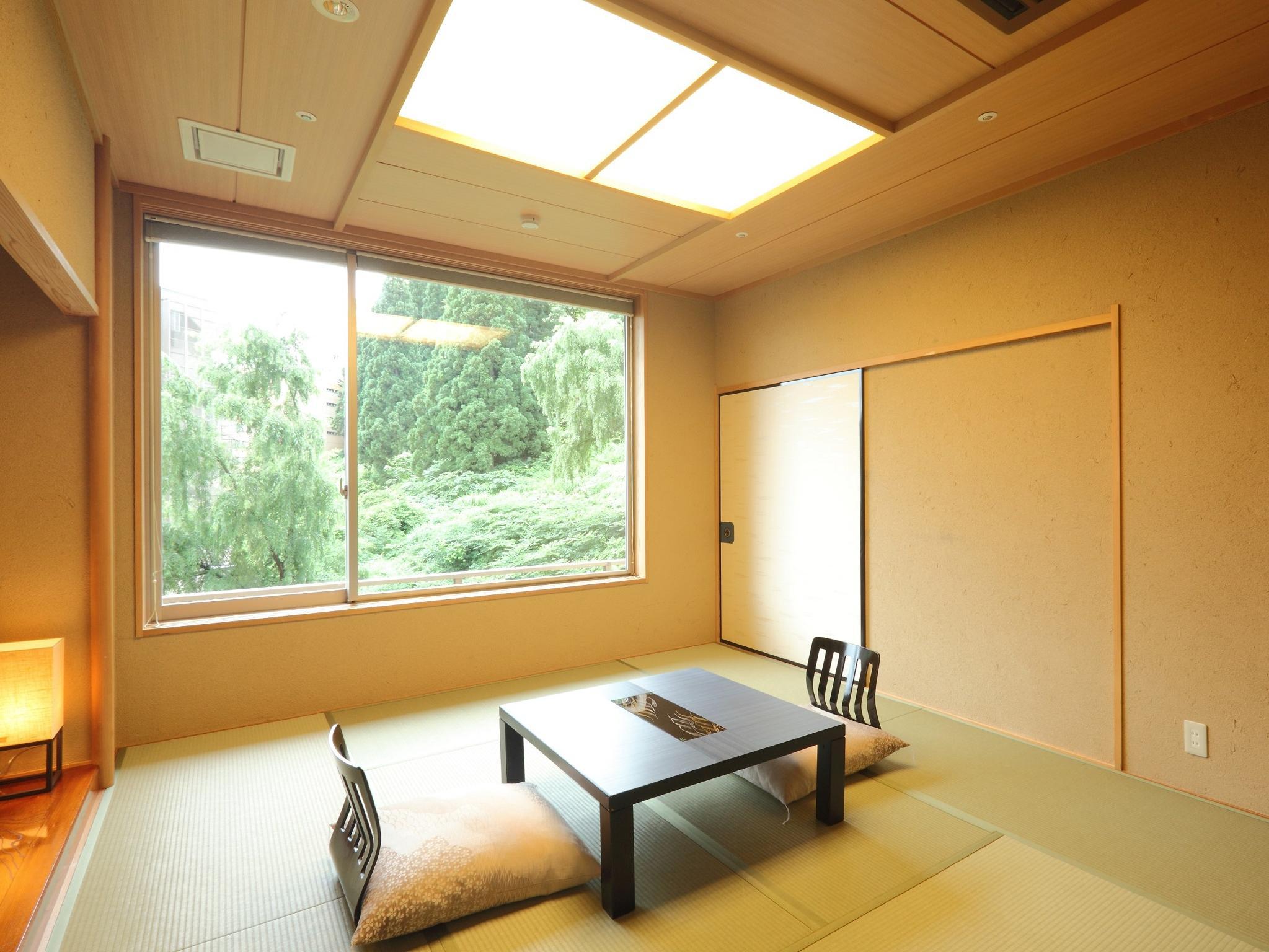 Japanese, 3 Futon Beds, Outdoor Bath