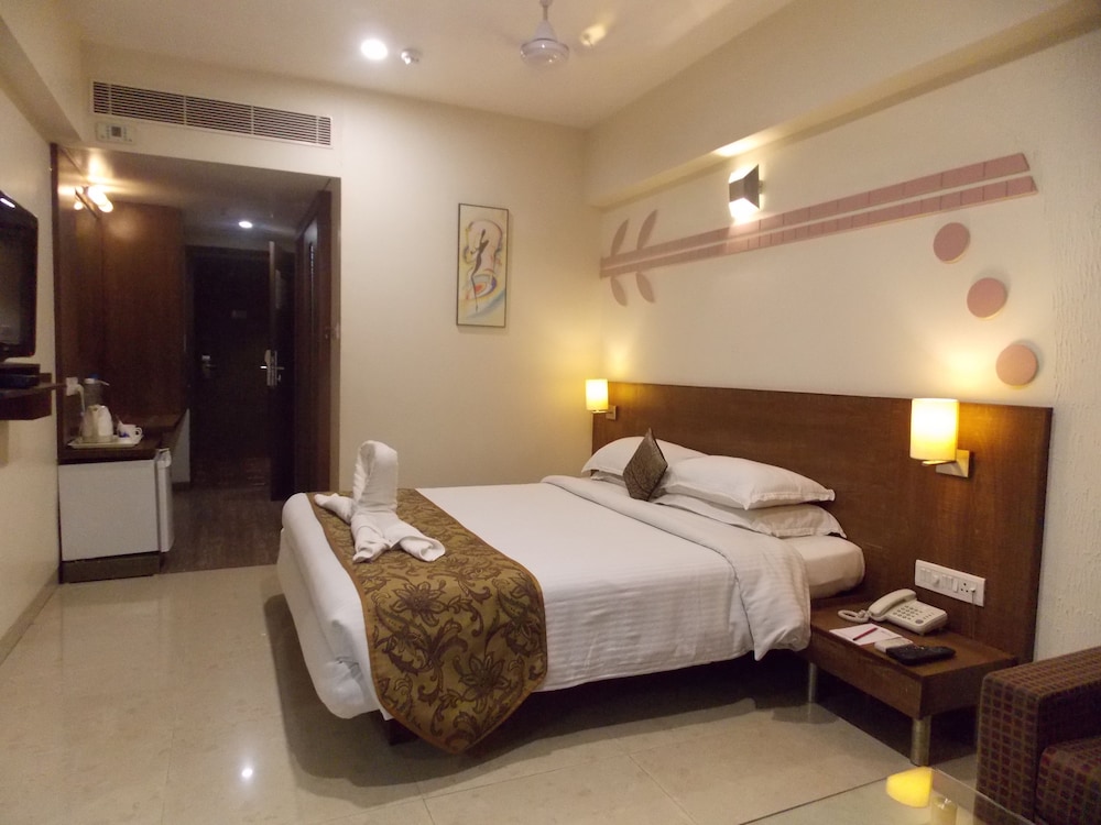 SILVER CLOUD HOTEL 22/71