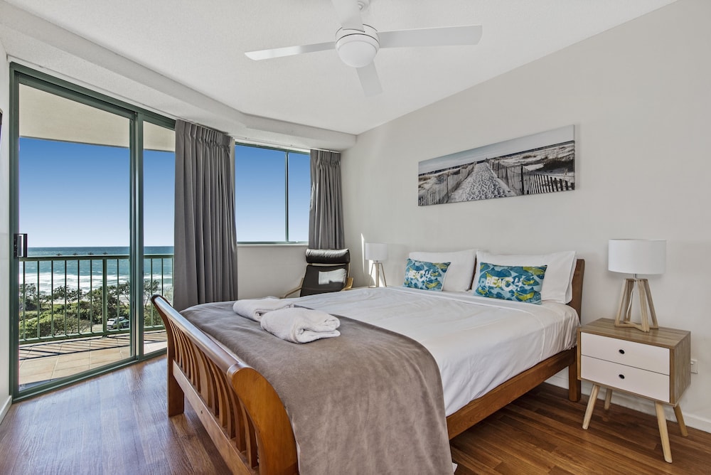 KEY LARGO MAROOCHYDORE 18/72