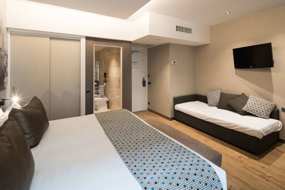 Catalonia Born Hotel 13/62