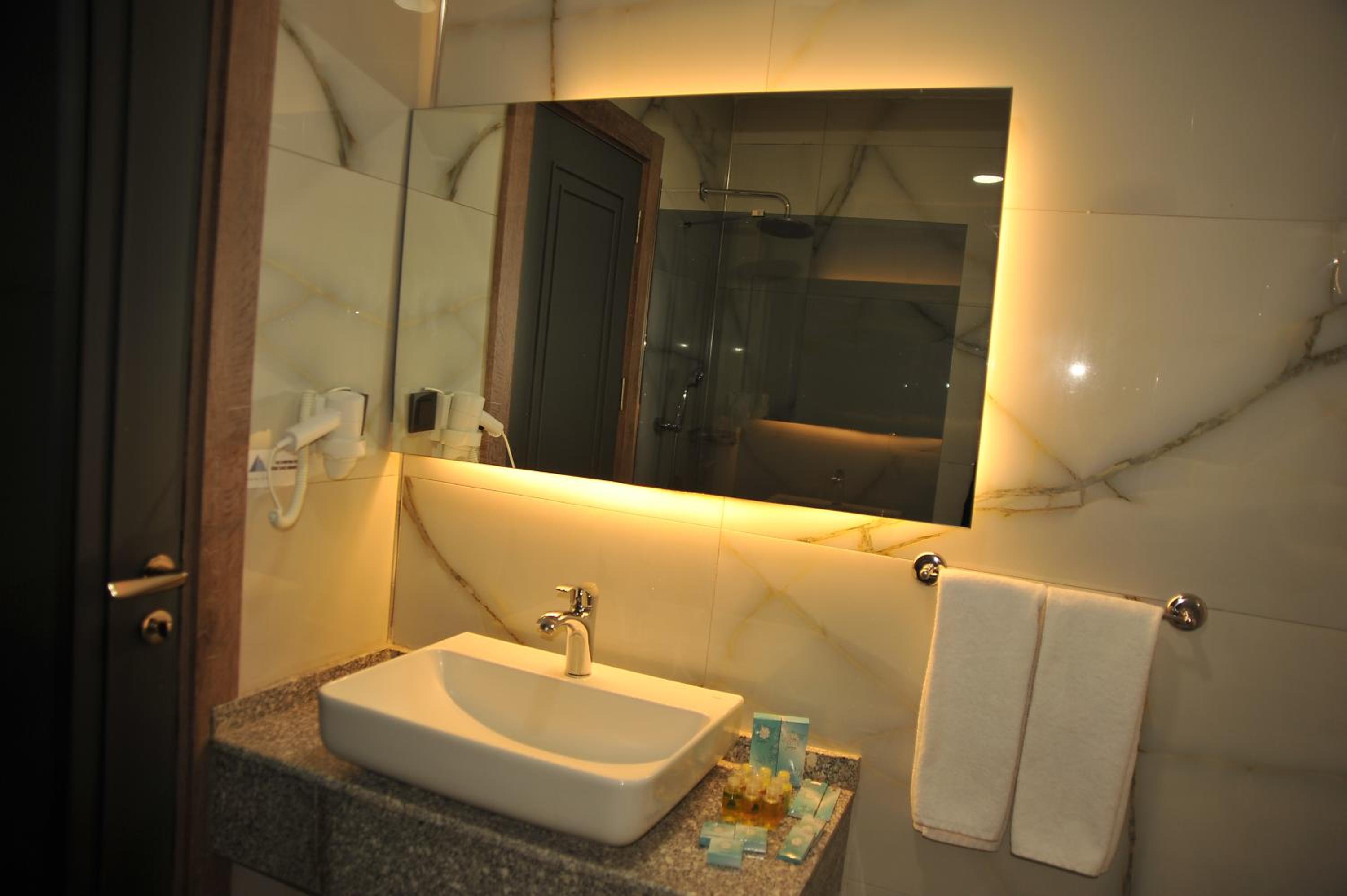 جناح جونيور بإطلالة على الجبل، Iceberg Otel 2/2