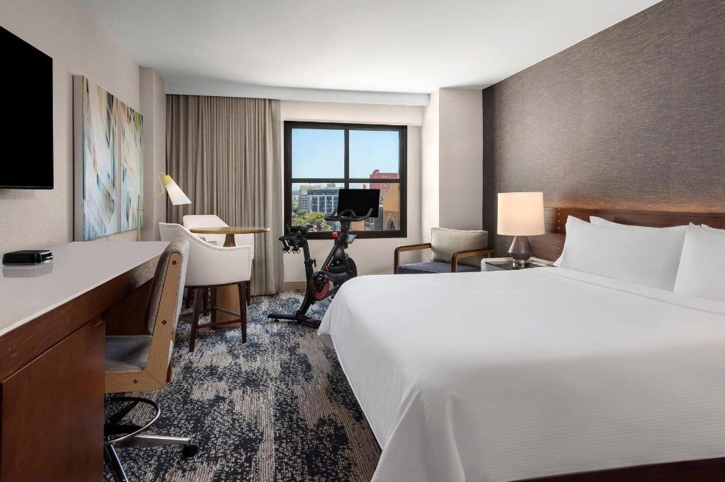 Westinworkout, Guest Room, King Bed, Peloton