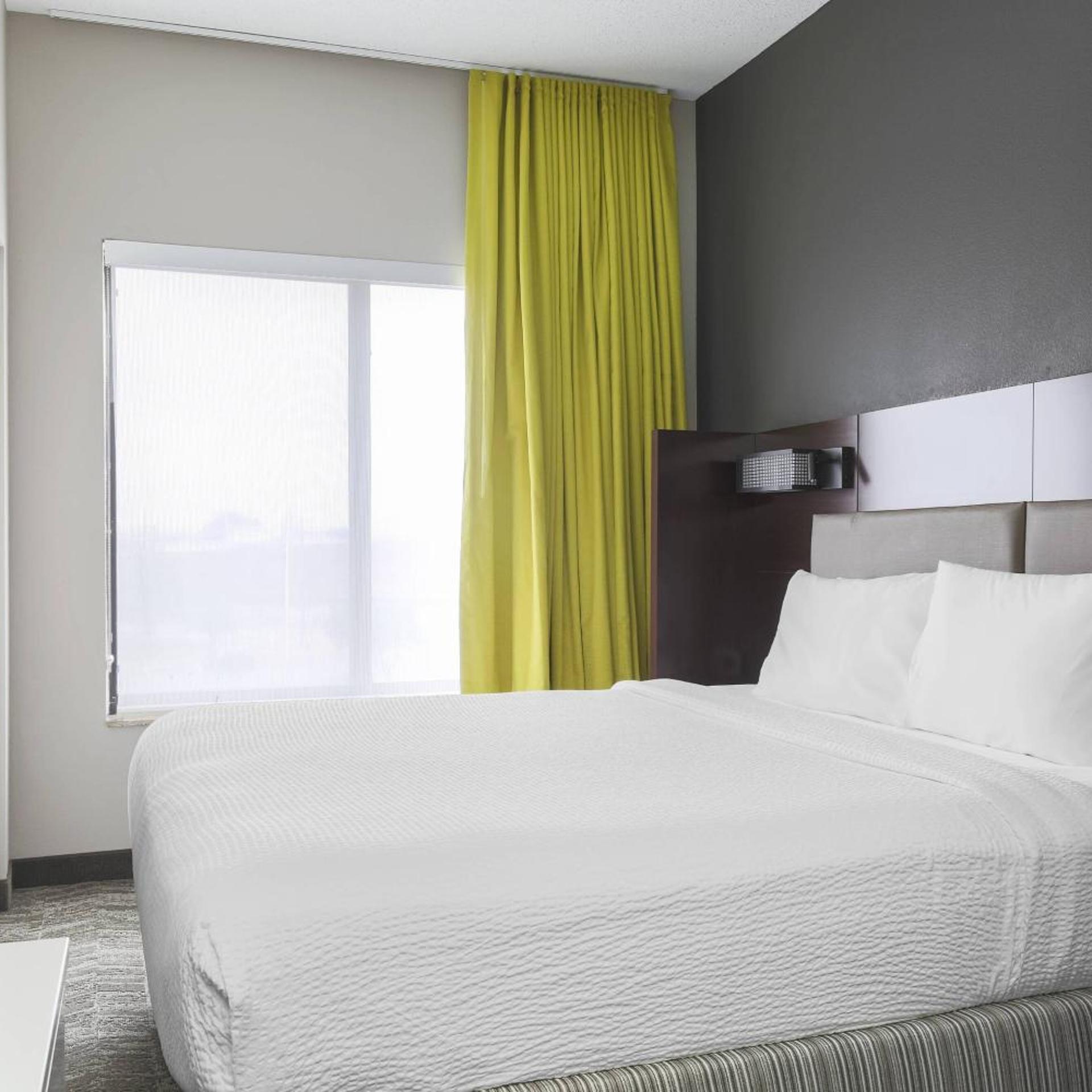 جناح بسرير كينج مع أريكة، Springhill Suites Austin North Parmer Lane 2/5
