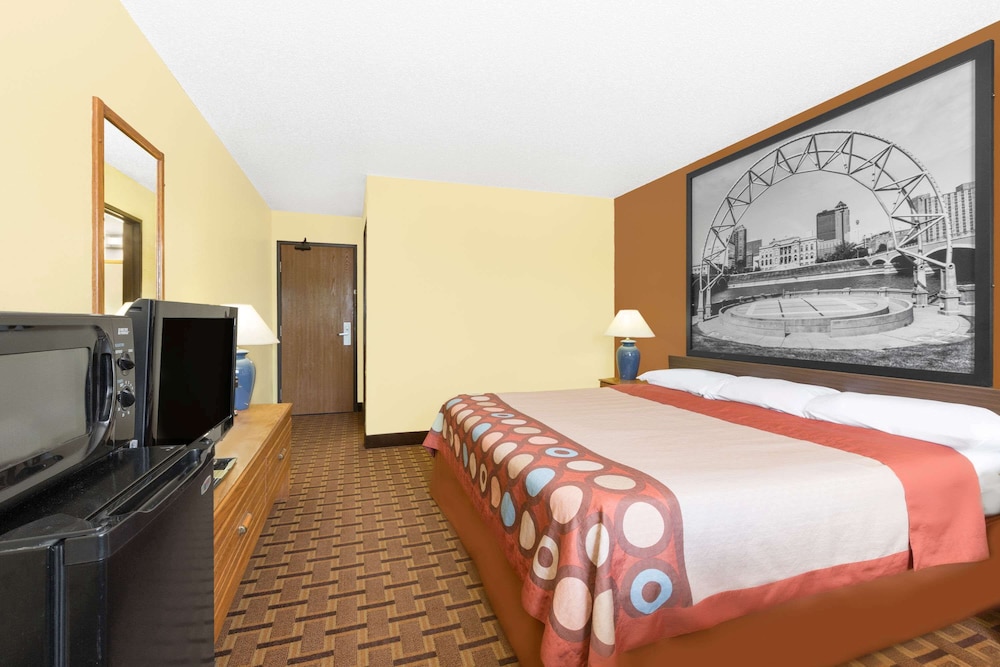 Super 8 Motel Boone 13/26