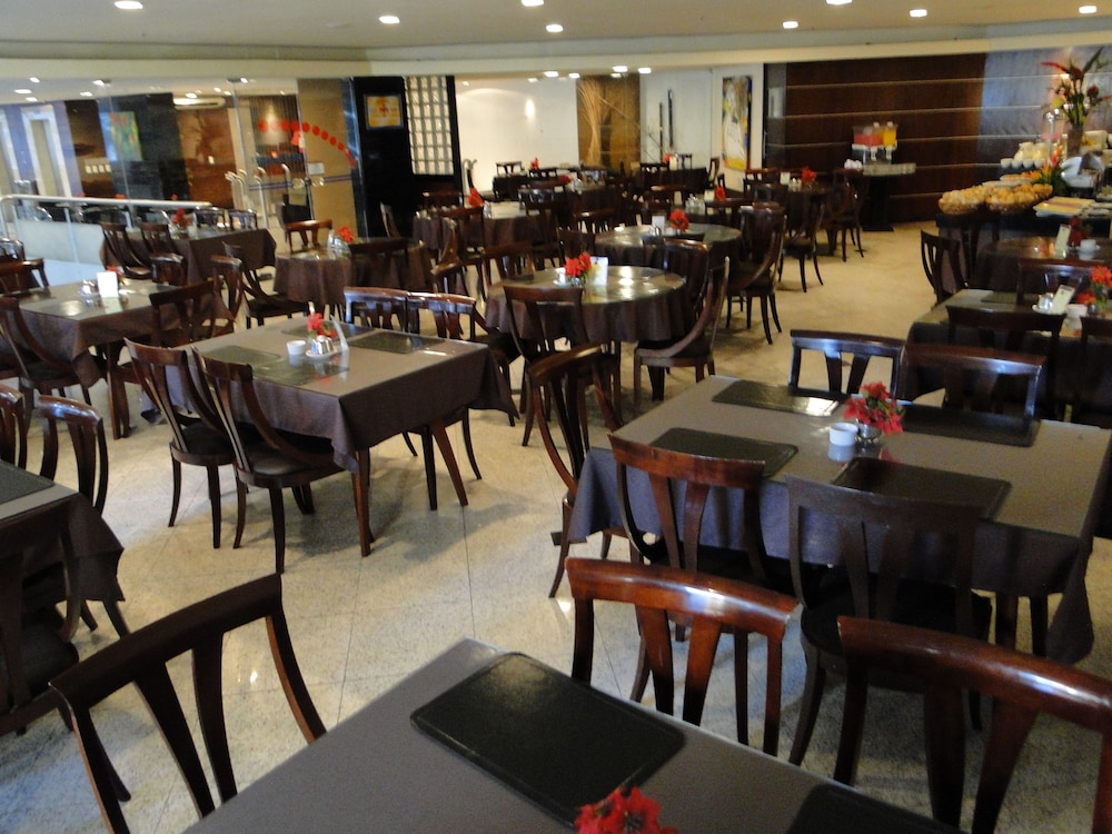 Plaza Praia Suites 62/75