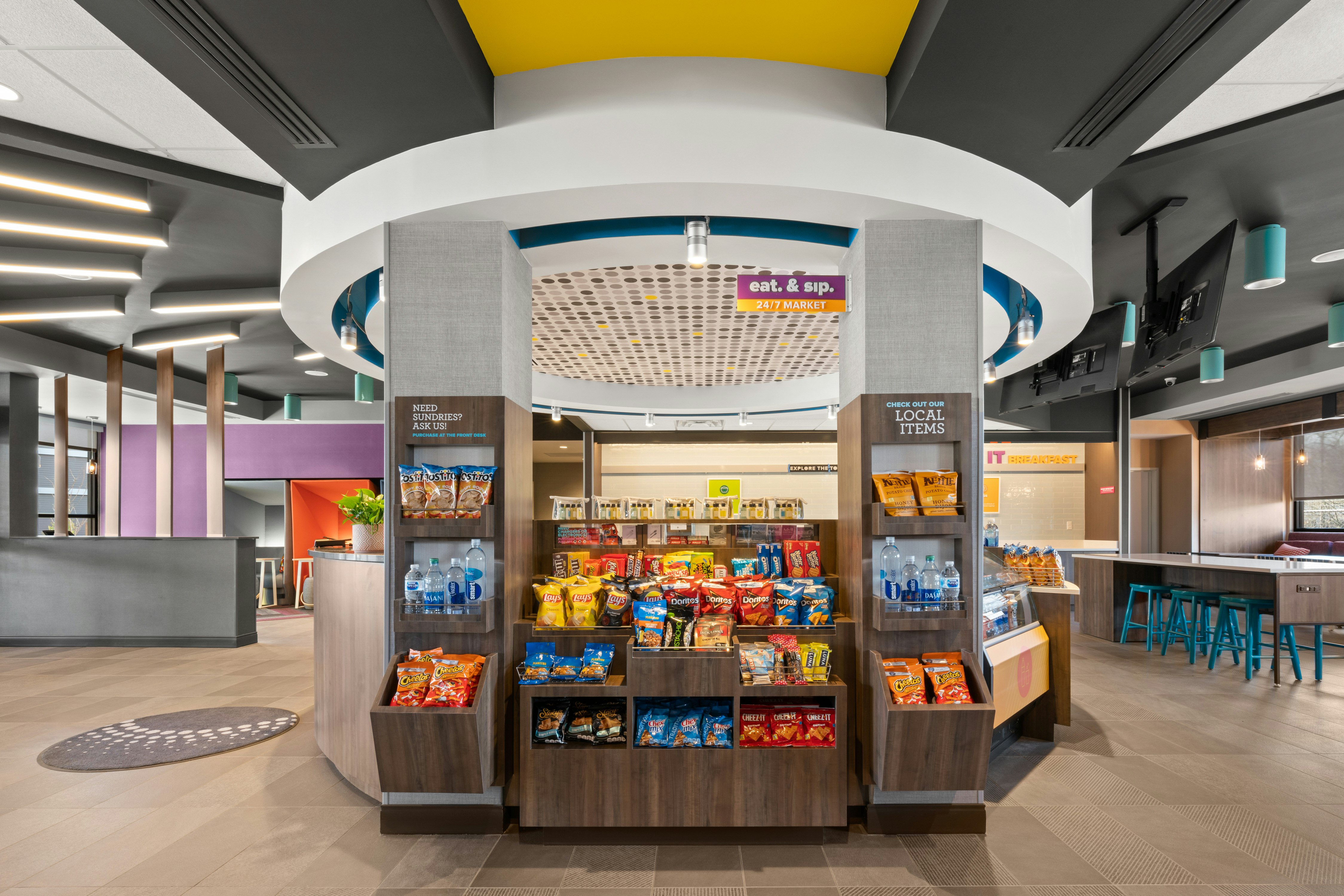 Tru by Hilton Portland Airport, OR 17/18