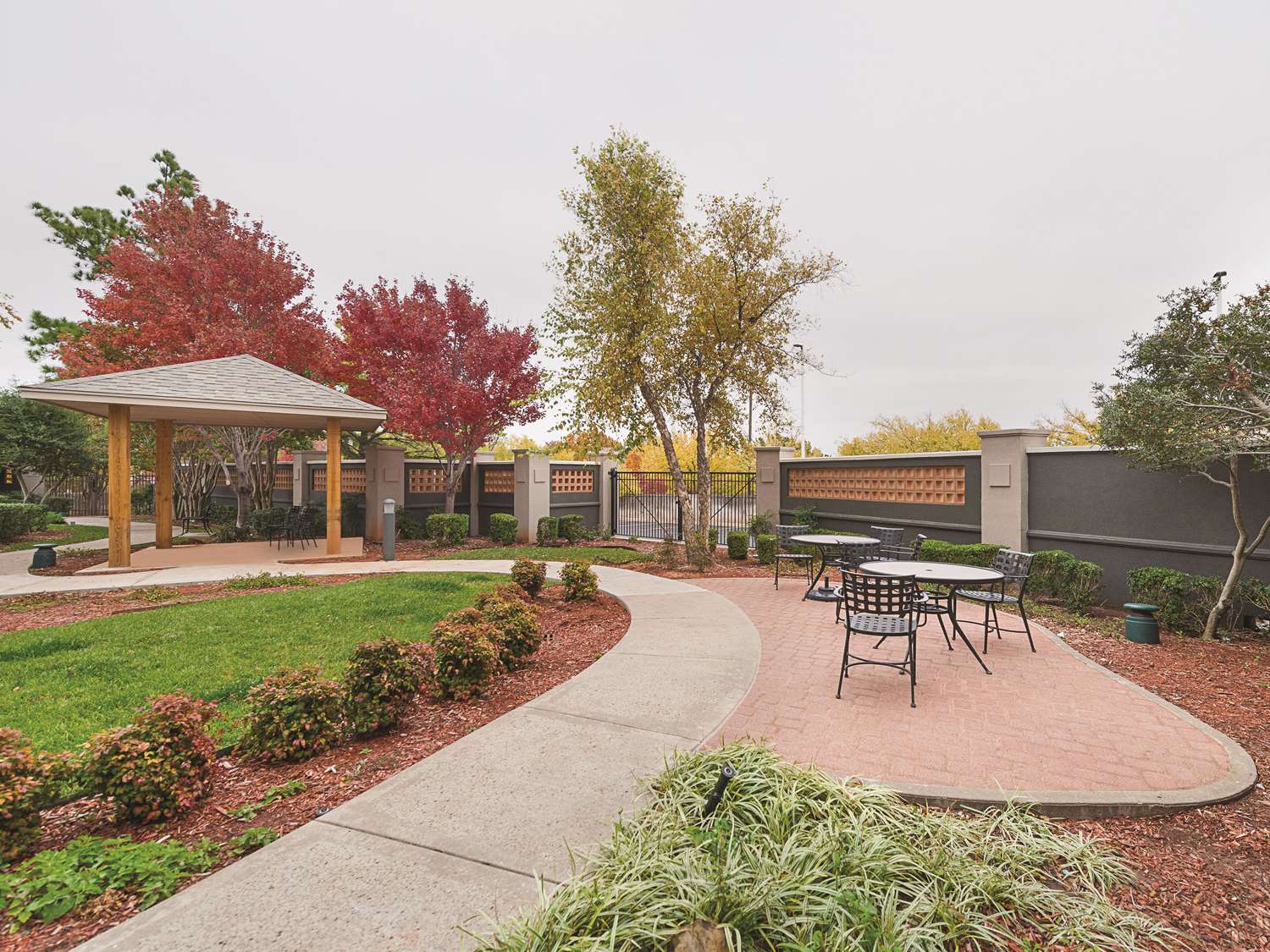 La Quinta Inn Suites Oklahoma City Nw Expwy 42/47