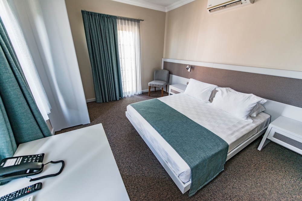 Elia Hotel 17/50