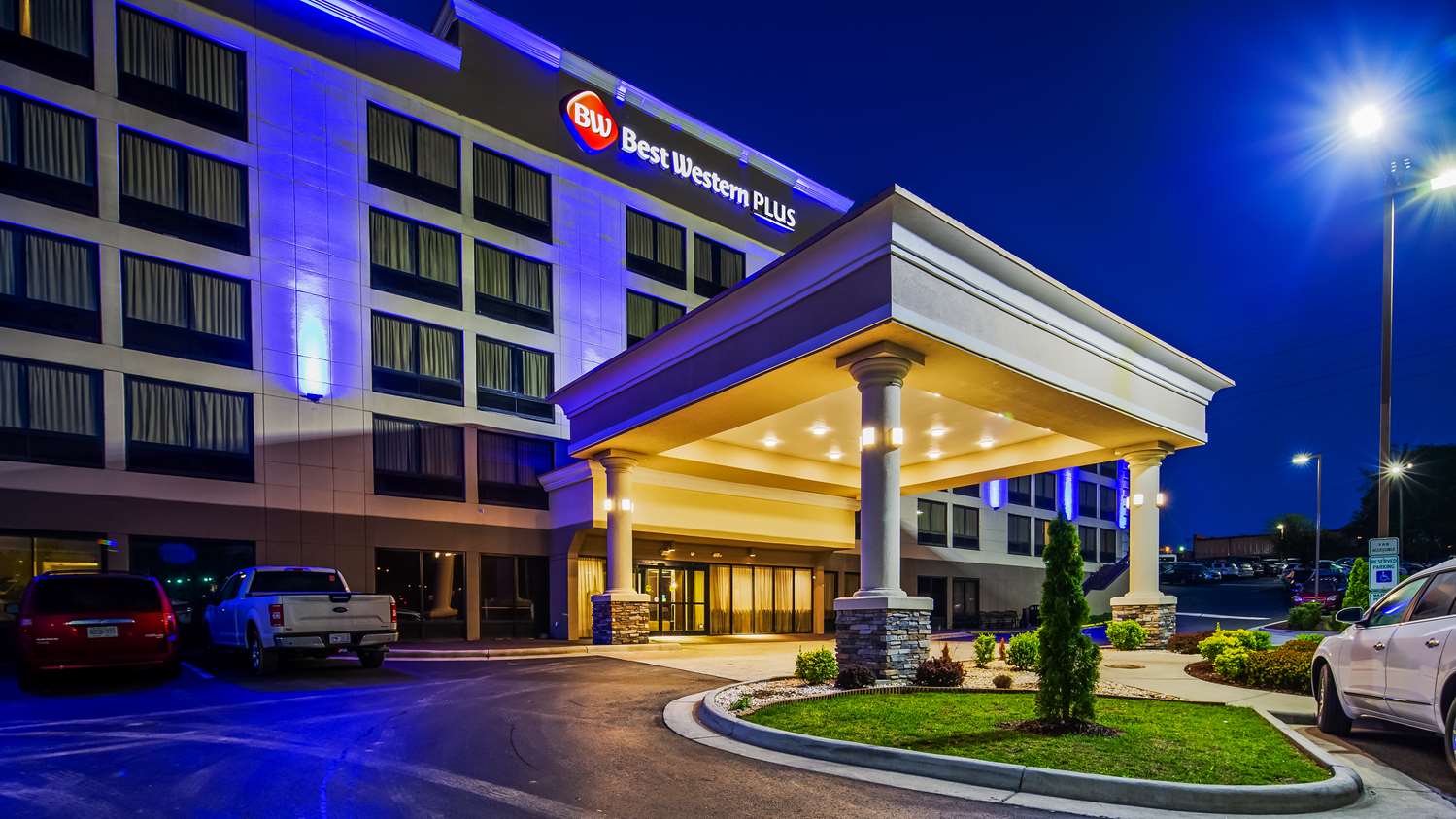 Best Western Plus Hanes Mall Hotel 35/35