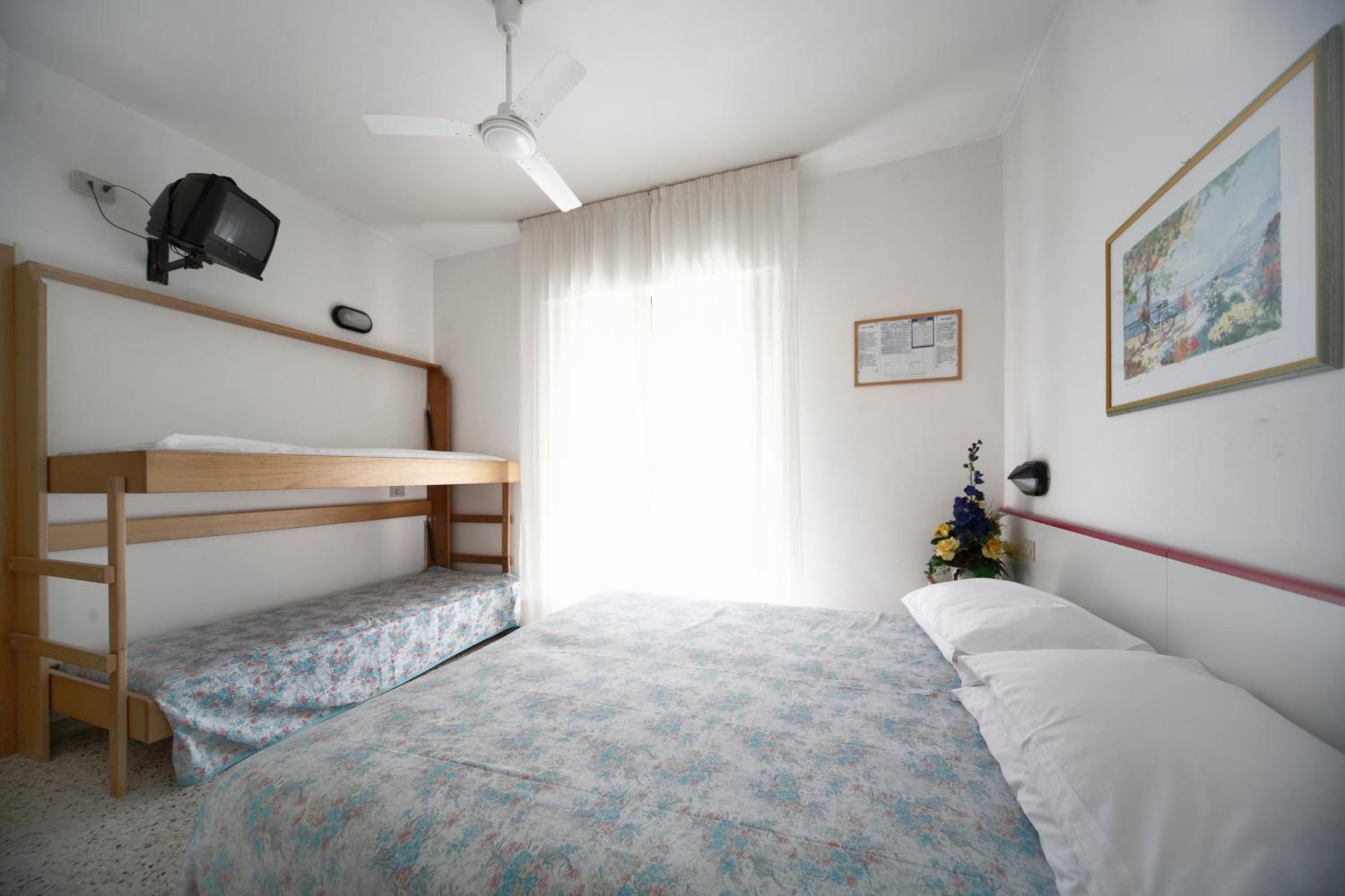 Hotel Lara 12/50