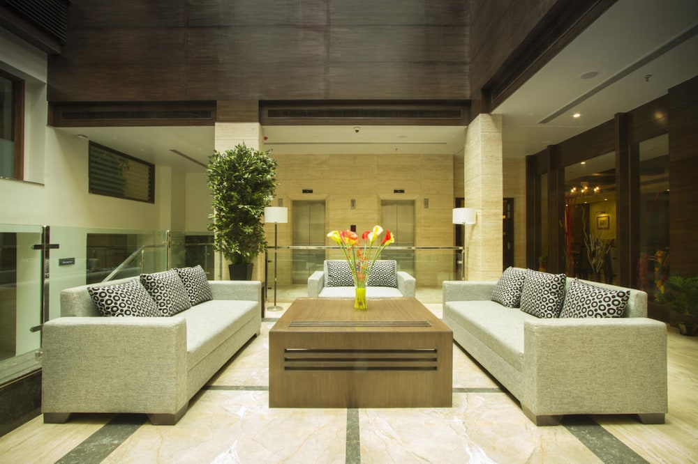 Leisure Inn Grand Chanakya 18/37