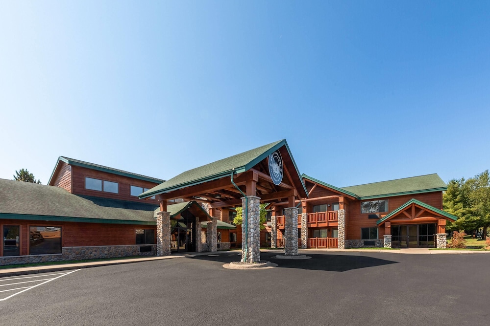 Shell Lake Lodge, a Travelodge by Wyndham 4/55
