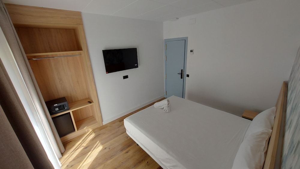 Sweet Lloret Suites 8/91