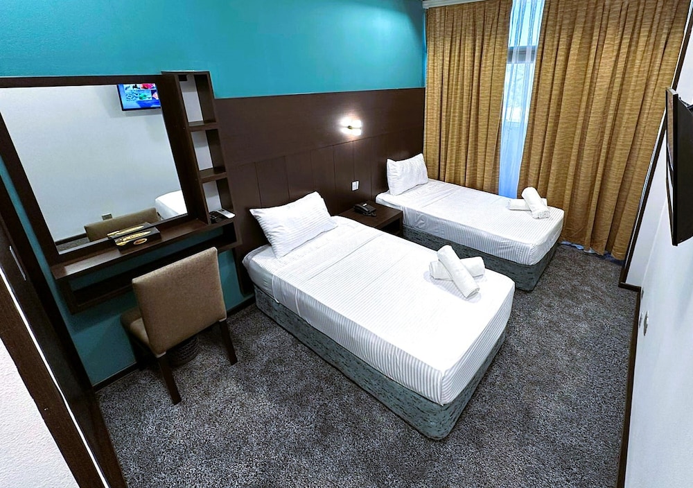 Crossway Hotel Baku 25/60
