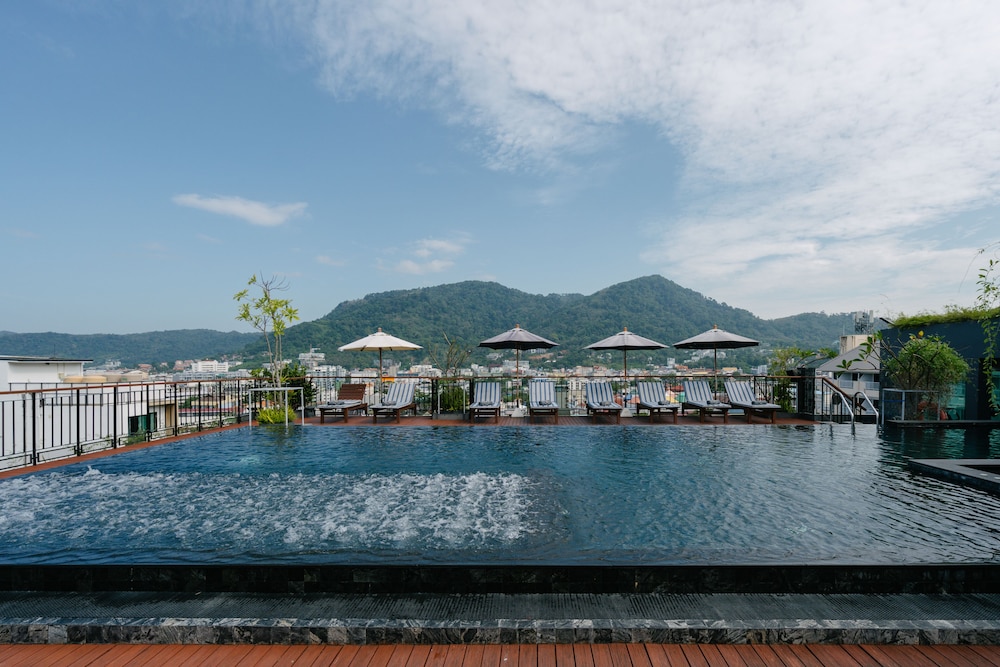 Rak Elegant Hotel Patong 67/69