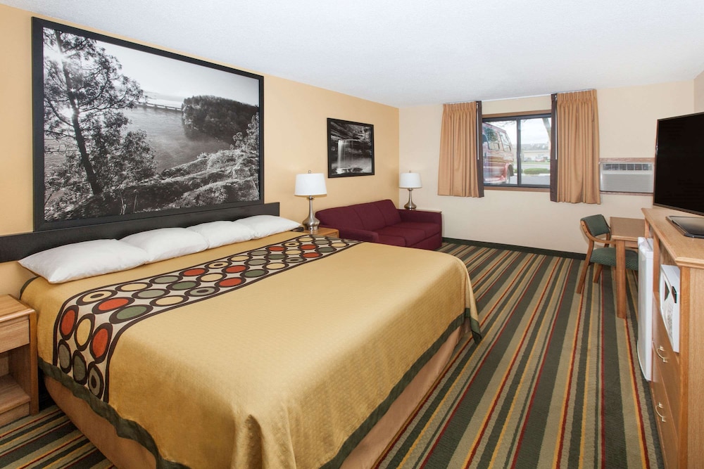 Super 8 by Wyndham Ottawa Starved Rock 20/47