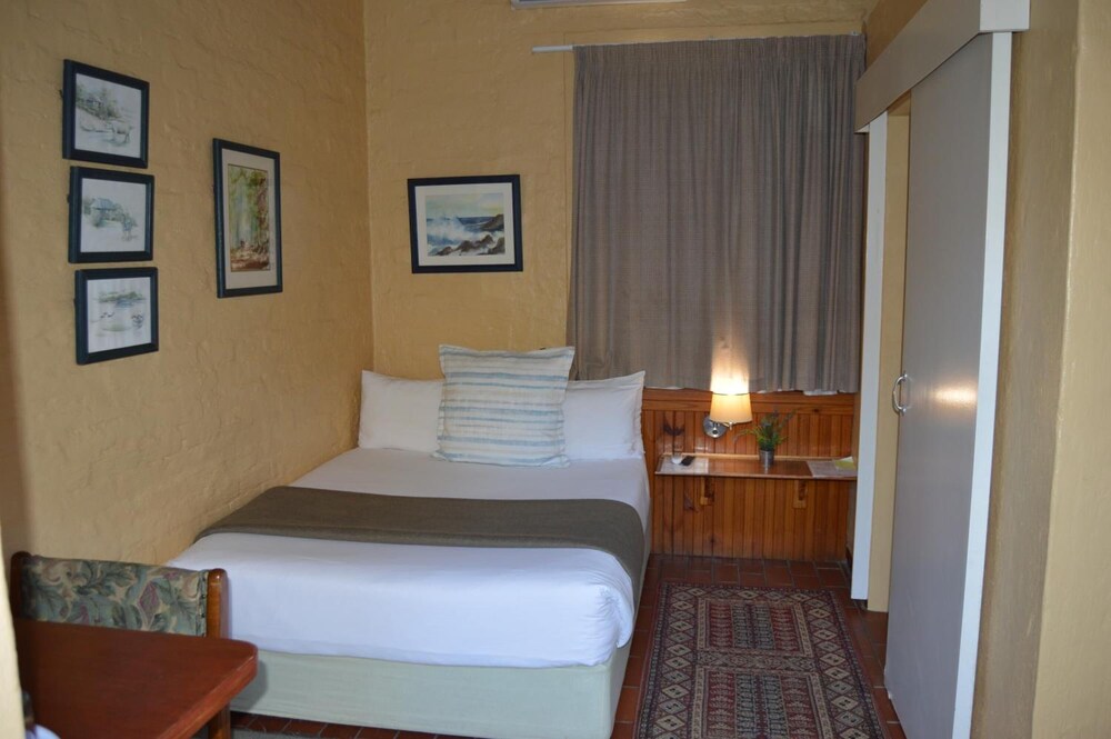Ascot Inn 15/63